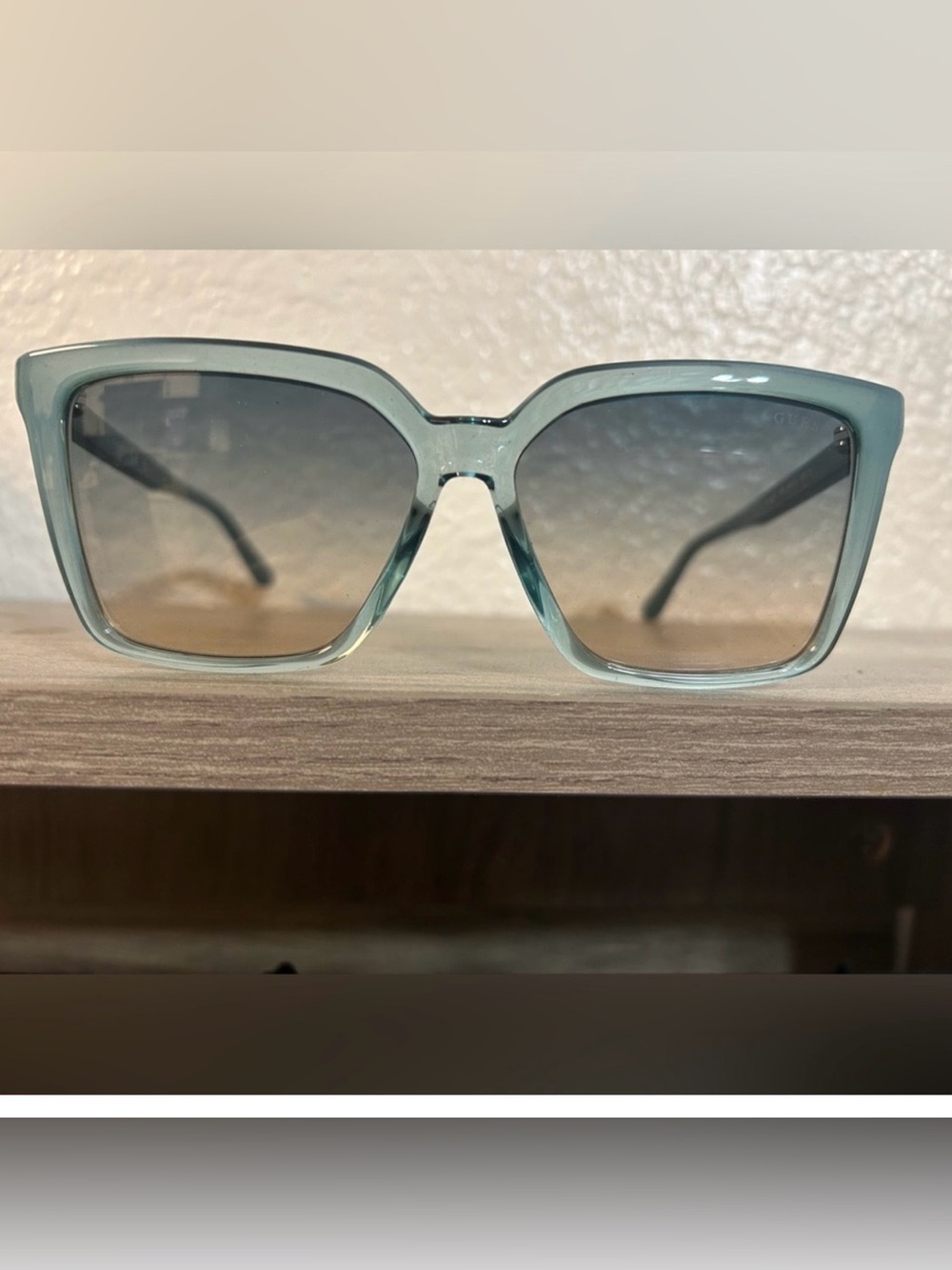 NWOT - Guess Sunglasses
